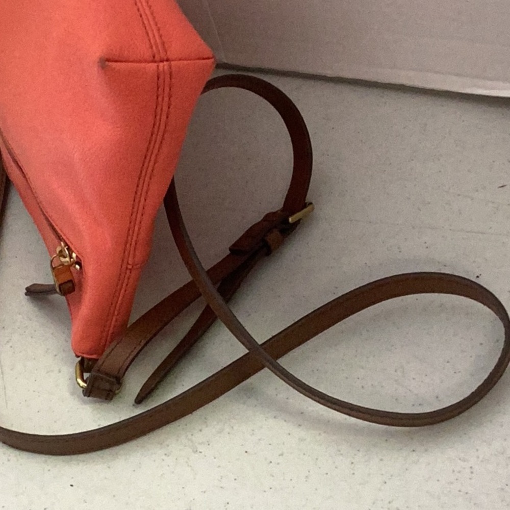Coral Crossbody Leather Shoulder Bag - Women - Picture 13 of 13